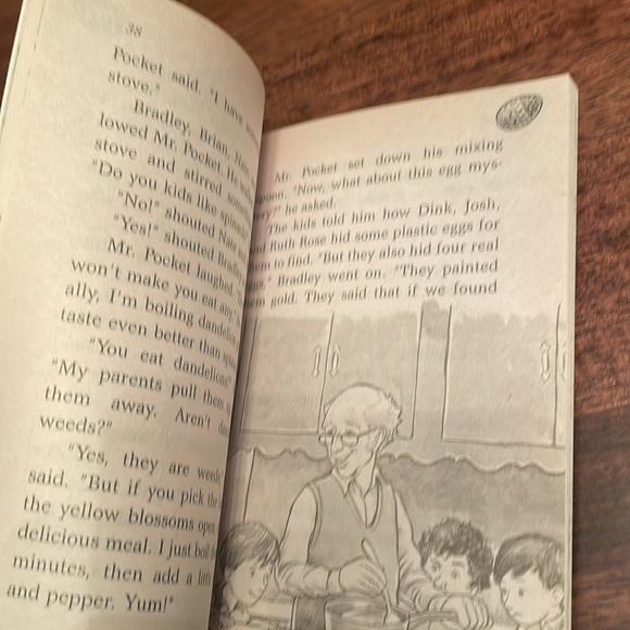 2 Scholastic book bundle, Benji howl-o-ween - Picture 5 of 12